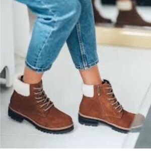 Waterproof boots Sola by Aqua Diva brown suede with Sherpa size 39 US 8.5